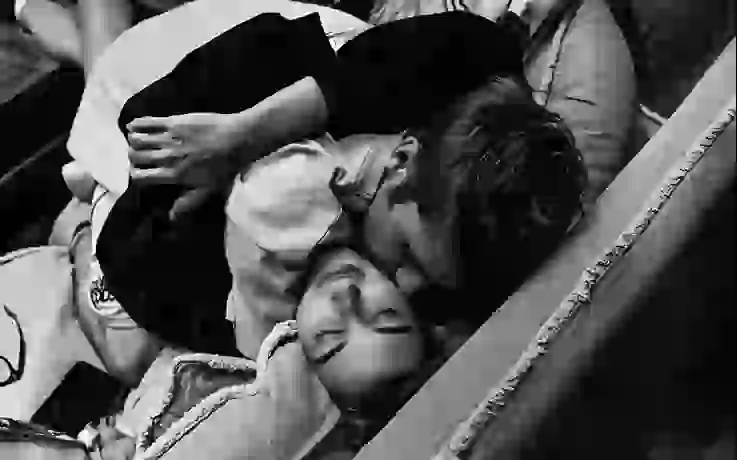 La pareja se muestra muy enamorada