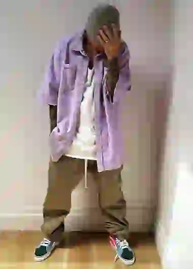 Justin muestra su anillo de casado