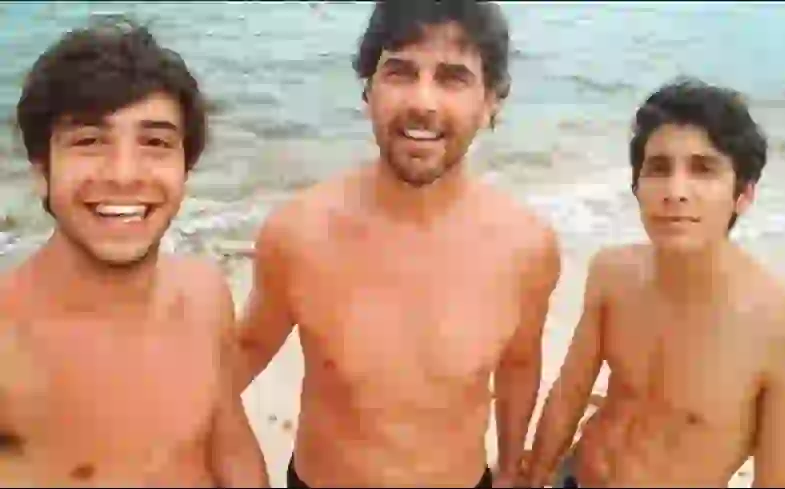 La arena es el sitio donde se sienten más cómodos en la familia.