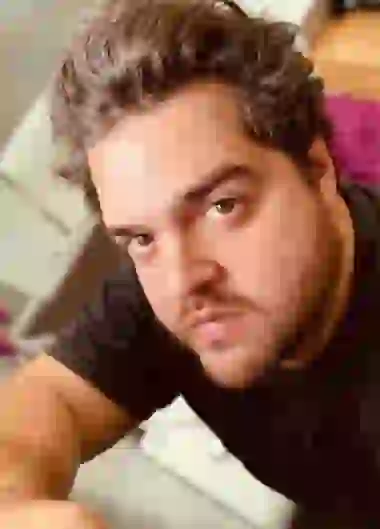 Súper ansioso, el actor espera que su mujer de a luz pronto.