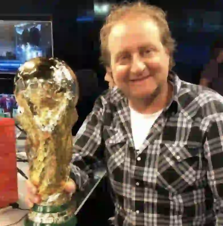 Sergio padecía cáncer de intestinos.