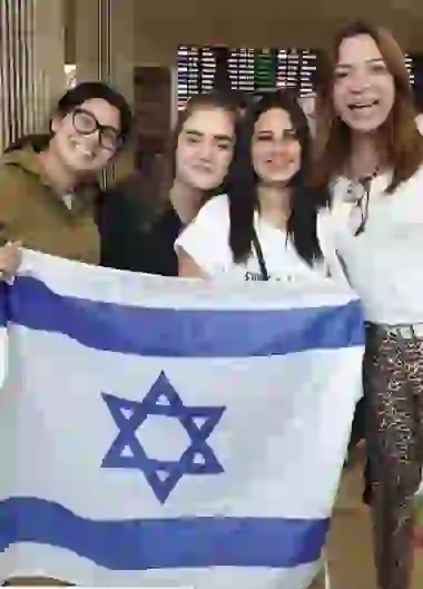 Después del susto, un cálido recibimiento en Israel
