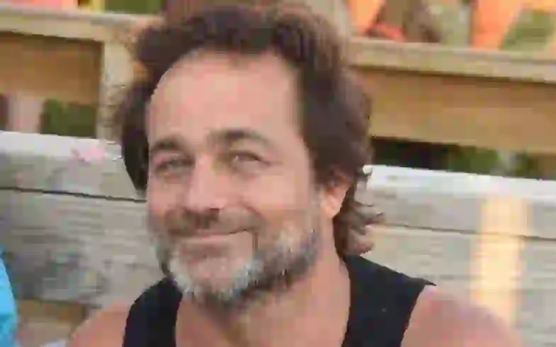 Gastón Pauls, feliz de compartir momentos con su hijo.