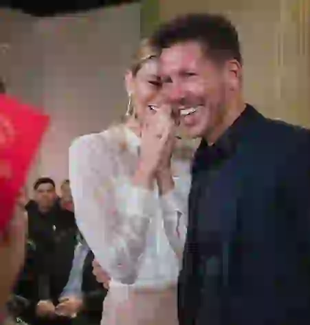 La pareja dio el sí. La fiesta será más adelante.