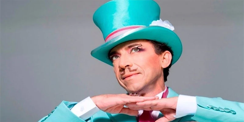 Aníbal no se siente cómodo con cómo están tratando a Sofía en el certamen.