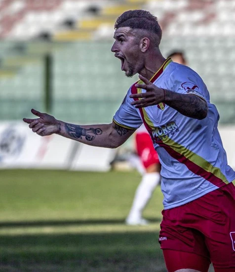 Luifa probó en el fútbol italiano.