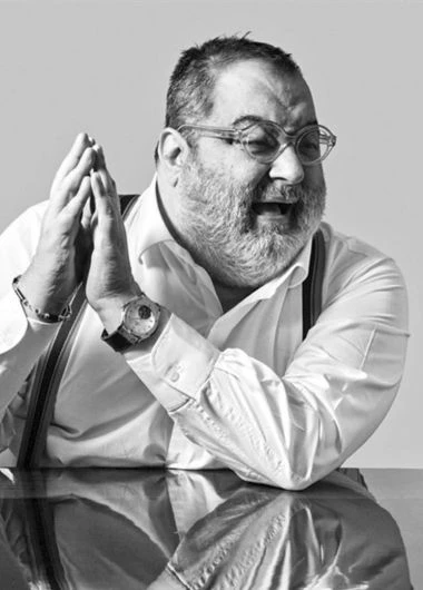 El periodista se ríe de los MF.