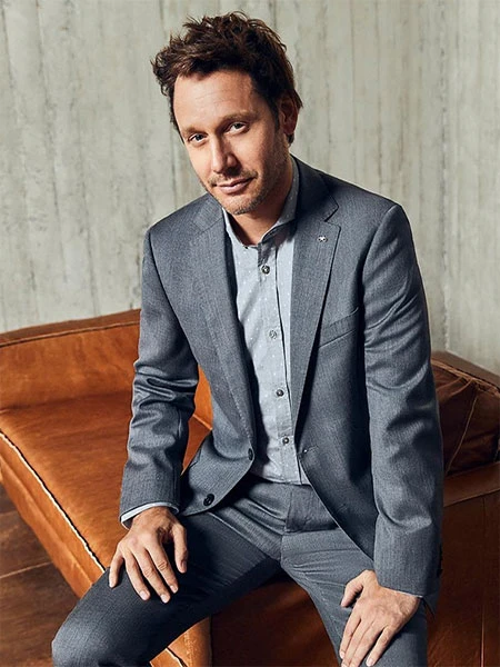 De adolescente, Benjamín era fanático de los Sex Pistols.