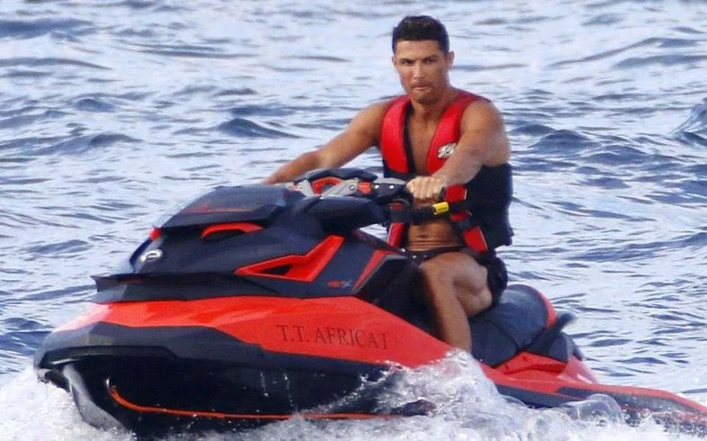 Un paseo en moto de agua