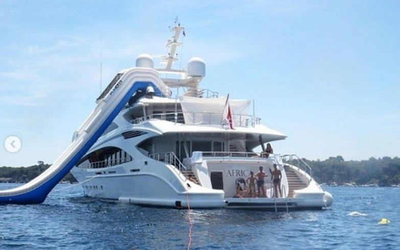 El lujoso yate África cotiza alto