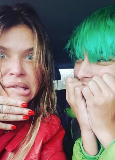 Naza Velez junto a su hijo, el Chino Agostini