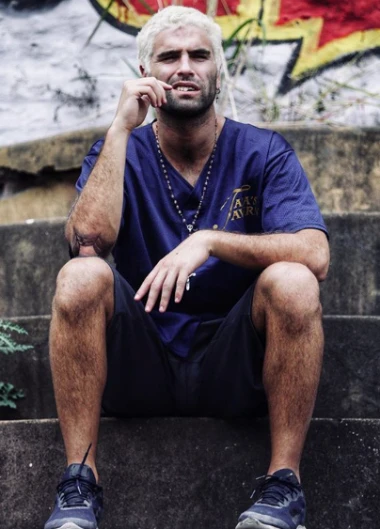 Alta facha para Diosito.