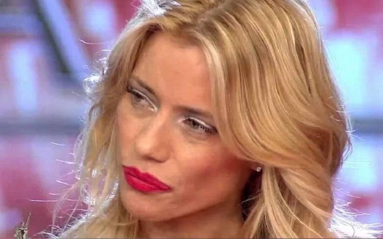 Nicole Neumann molesta con Cubero