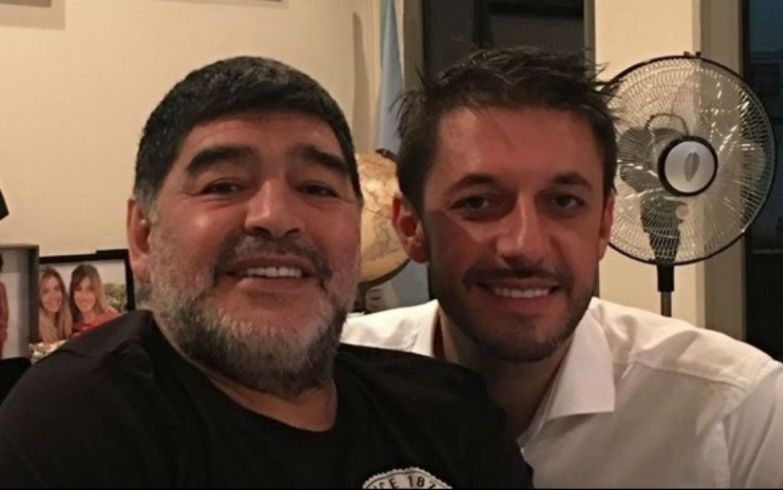 Maradona junto a su abogado