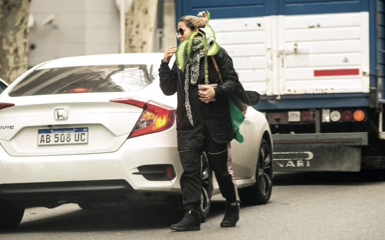 Jimena Barón durante su mudanza