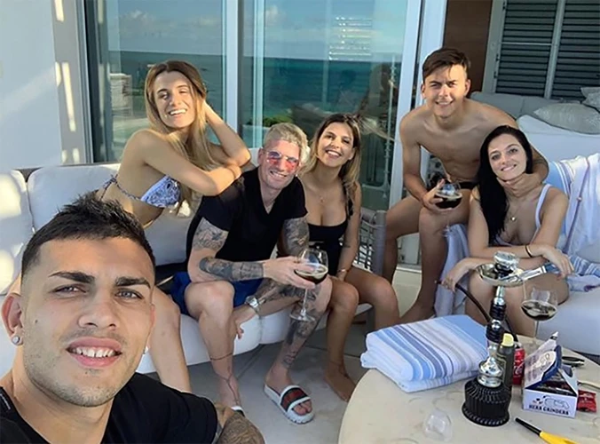 Leandro Paredes, Rodrigo De Paul y sus familias se unieron al viaje.
