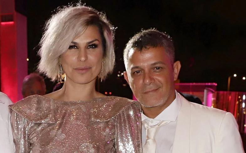 Alejandro Sanz junto a Raquel Perera