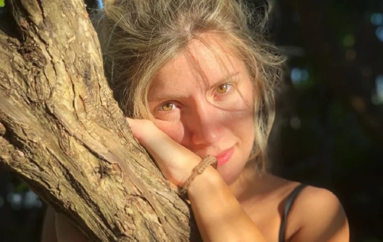 LAURITA FERNÁNDEZ RECONOCIÓ QUE EL AISLAMIENTO LE HACE MAL POR MOMENTOS.