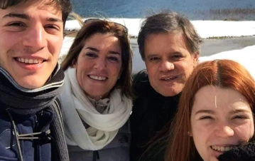 A tres años de la muerte de Débora Pérez Volpin, Quique Sacco compartió un emotivo video junto a los hijos de la periodista