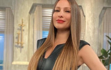 Embarazada de 5 meses, Pampita lució un provocativo vestido que enamoró a todos