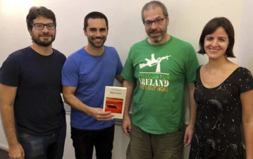 El dolor de Gonzalo Heredia por la repentina muerte del escritor Carlos Busqued