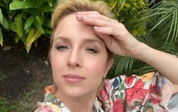 ¡Indomable! El insólito look “recién levantada” de Carla Peterson: “No es una peluca, el problema es que…”