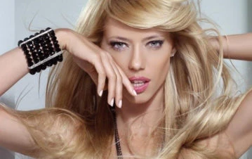 ¡Ya no se esconde! Nicole Neumann está de novia y se filtró la primera foto del romance