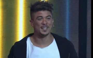 Quién es la figura del programa que tiene una relación con el carpintero de Bienvenidos a bordo