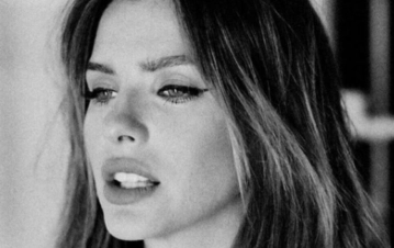 Las fotos de la China Suárez como protagonista de la nueva campaña homenaje a su amiga, Sofía Sarkany