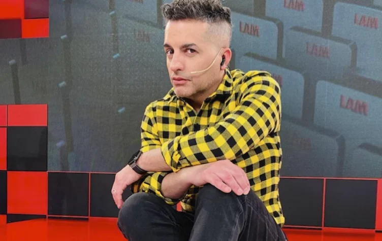 Angel de Brito se baja de la radio