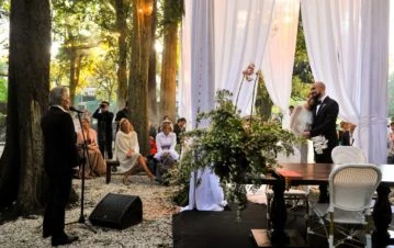 El casamiento de Abel Pintos: así se vistieron el novio y la novia en su boda súper íntima