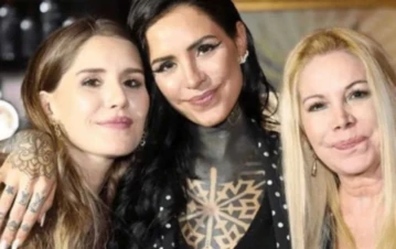 La primera foto de Soledad Aquino, la ex mujer de Marcelo Tinelli, después de su larga internación por el transplante de hígado, celebrando el día de la madre