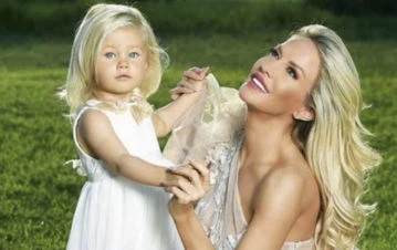 Luciana Salazar mostró fotos inéditas de su niñez para demostrar que con su hija Matilda son “iguales”