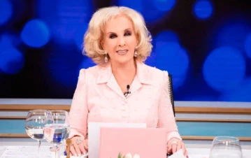 ¡Escándalo! Dos hombres disfrazados de médicos ingresaron en el sanatorio para tomarle fotos a Mirtha Legrand