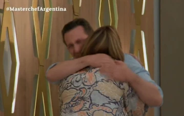 Pablo Kablan se emocionó al recibir la visita de su esposa en MasterChef y tuvo un gesto súper romántico