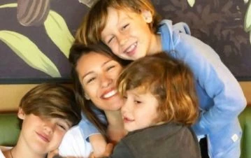 Pampita contó por qué compra en diciembre los uniformes y útiles a sus hijos para el año siguiente