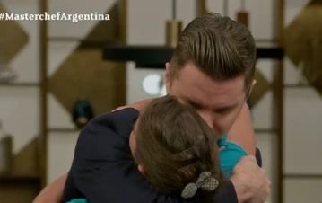 El emotivo momento que protagonizaron Santiago del Moro y la Peque Pareto en Masterchef