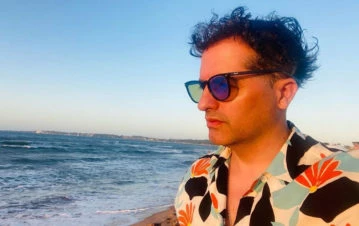 ¡Ahora sí! Las fotos del romántico reencuentro de Ángel de Brito y su pareja en las playas de Uruguay