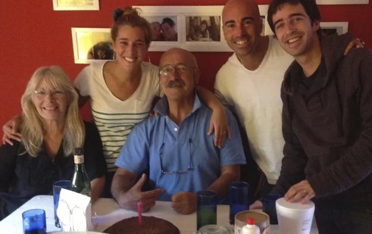 El dolor de Dani la Chepi por la muerte del padre