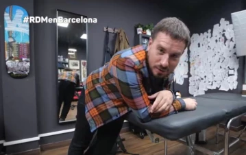 El jugado tatuaje que Fede Bal se hizo en Barcelona en las partes íntimas y mostró en tele