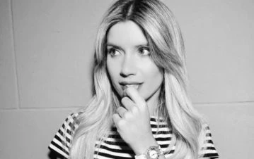 Laurita Fernández mostró cómo es el "baño hot" de su nueva casa del country