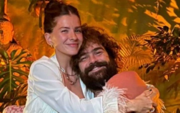 Después de la denuncia por su look linyera, ¿Qué se puso Peter Lanzani en el cumple de la China?