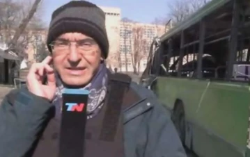 ¡De terror! El video de Nelson Castro corriendo para refugiarse tras un ataque en Ucrania