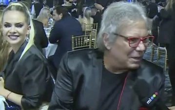 Beto Casella mostró videos prohibidos de Alejandra Maglietti en el medio de los Martín Fierro