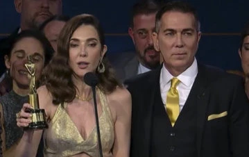 La caliente dedicatoria de Cristina Pérez al lado de Rodolfo Barili en los Martín Fierro: "El amor de mi vida"