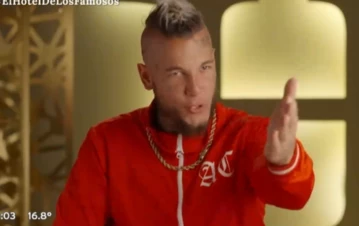 Alex Caniggia formó una nueva familia dentro de El Hotel de los Famosos y planea disolver la del Chanchi Estévez