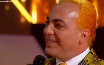 La terrible denuncia contra Cristian Castro en el debut de Canta Conmigo Ahora: "Anda en calzoncillos en..."