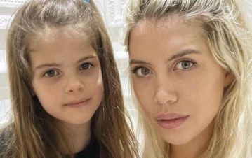 Francesca, la hija de Wanda Nara, le confesó lo que hace cuando ella no está en París: “Yo te…”