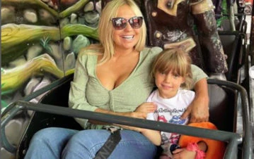 El video de la mamá de Wanda Nara de paseo con sus dos nietas por París