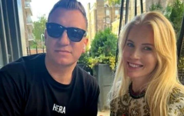 La primera foto de la novia de Maxi López mostrando su pancita de embarazada